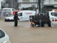 Sete desalojados em Abrantes, 4 automobilistas tiveram de ser resgatados dos carros e muitas inundações (c/áudio, fotos e vídeo) - EM ATUALIZAÇÃO 
