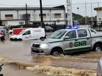 Sete desalojados em Abrantes, 4 automobilistas tiveram de ser resgatados dos carros e muitas inundações (c/áudio, fotos e vídeo) - EM ATUALIZAÇÃO 