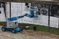 Mural artístico instalado no Jardim da Fonte da Boneca