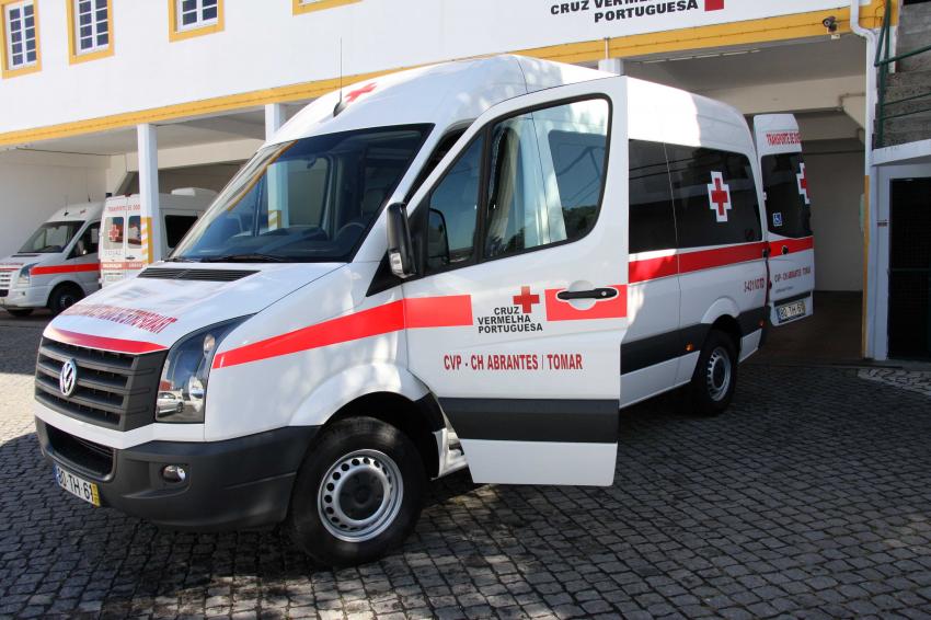 Município apoia Cruz Vermelha para aquisição de viatura de transporte de doentes