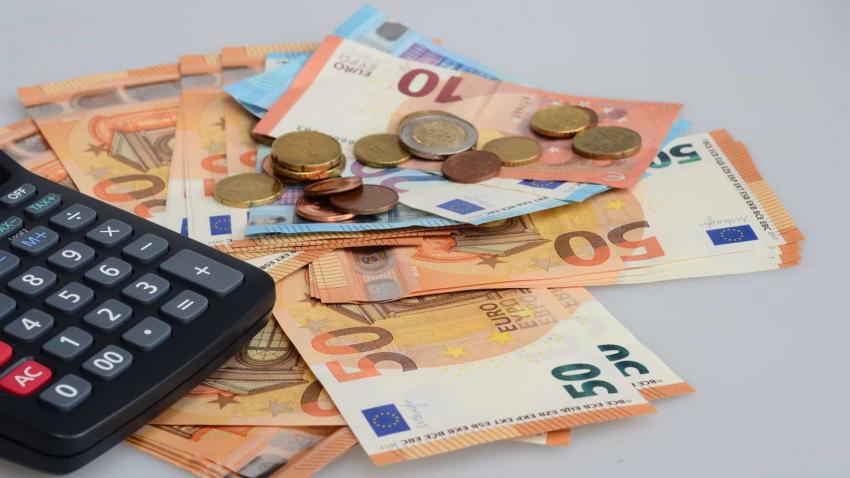 Empresas vão receber apoio até 112 euros pelo aumento do salário mínimo em 2022 - Governo