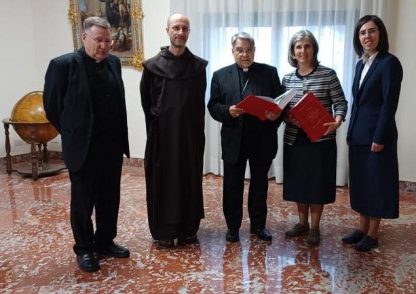 Peregrinos de Fátima aplaudem novo passo para a beatificação da Irmã Lúcia